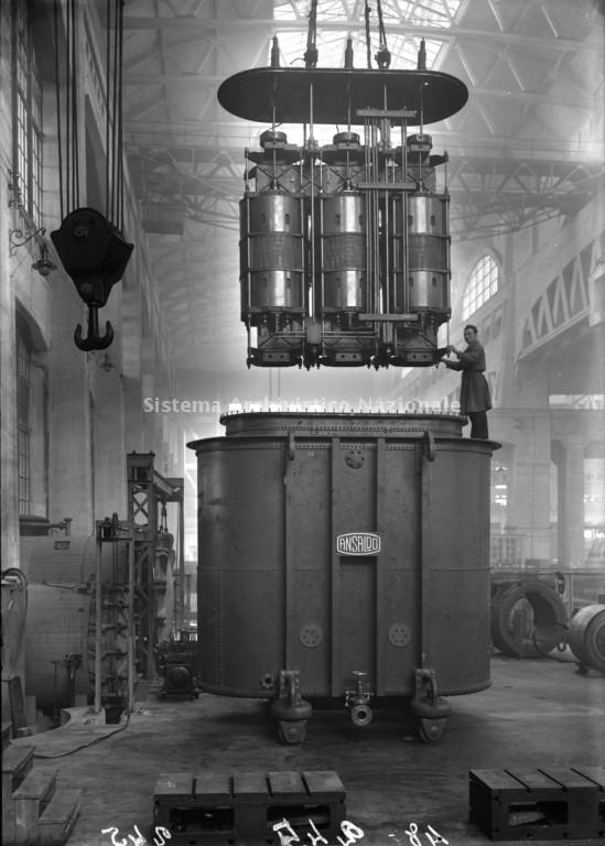   Stabilimento elettrotecnico Ansaldo di Genova-Cornigliano Ligure, 1922 (Fondazione Ansaldo - Gruppo Finmeccanica, fondo Fototeca).
